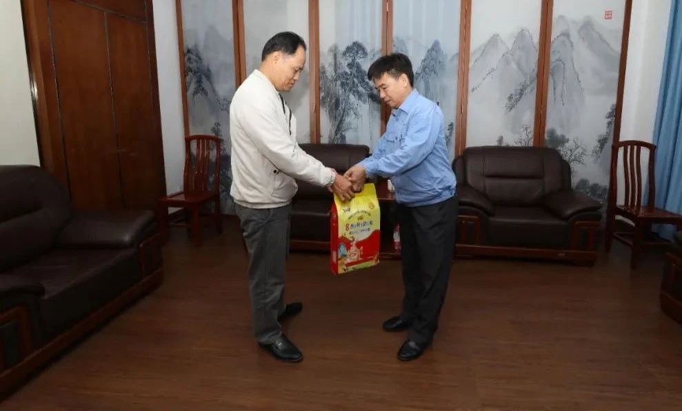 海南省总工会到918博天堂发展新春慰问2.jpg