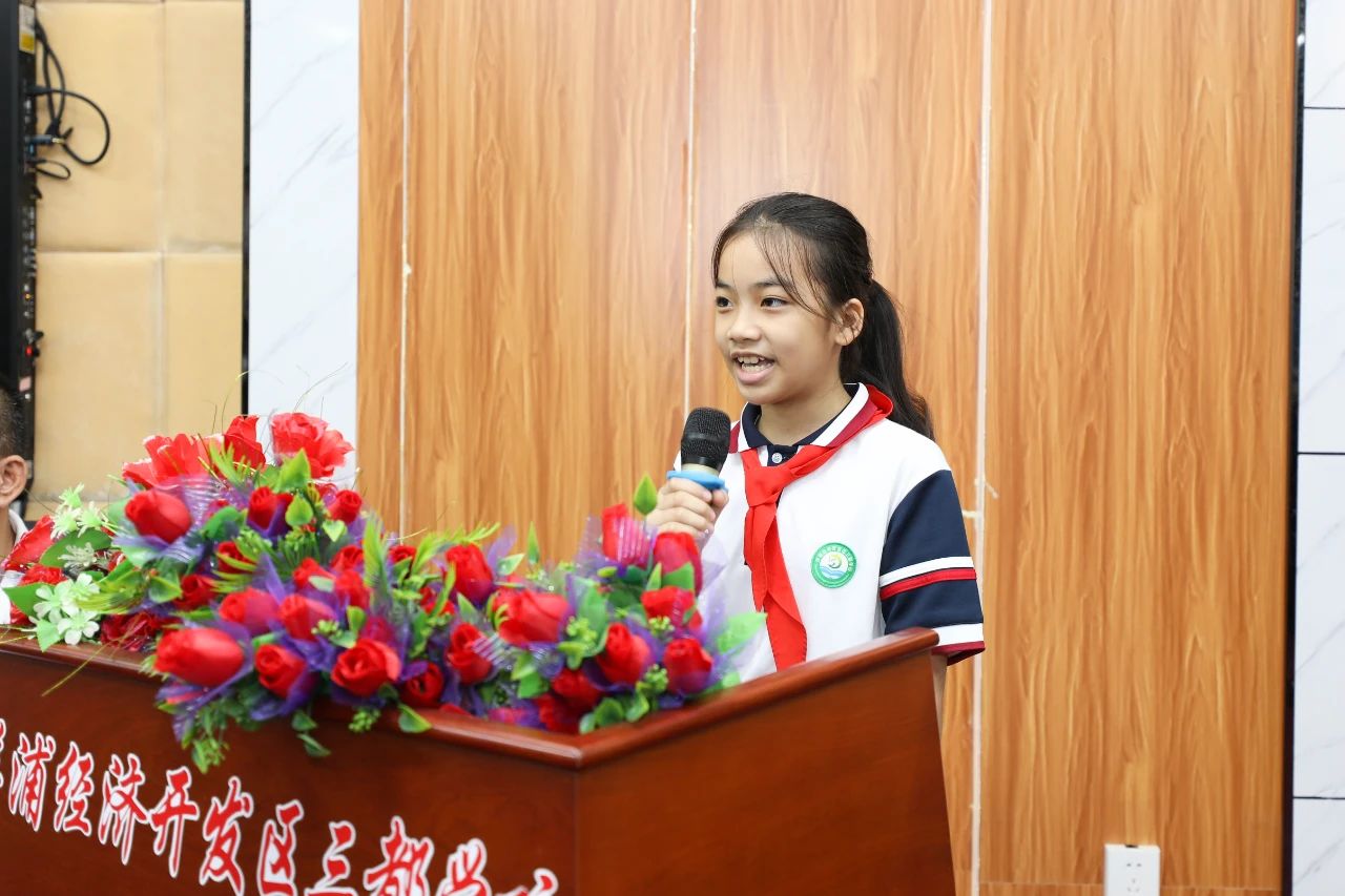情暖校园 关爱成长 918博天堂发展六一儿童节公益捐赠活动3.jpg