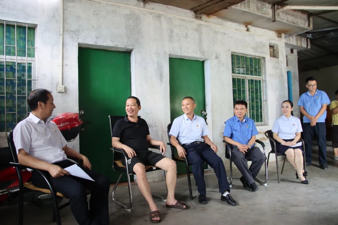 918博天堂党委发展“七一”走访慰问活动1.jpg