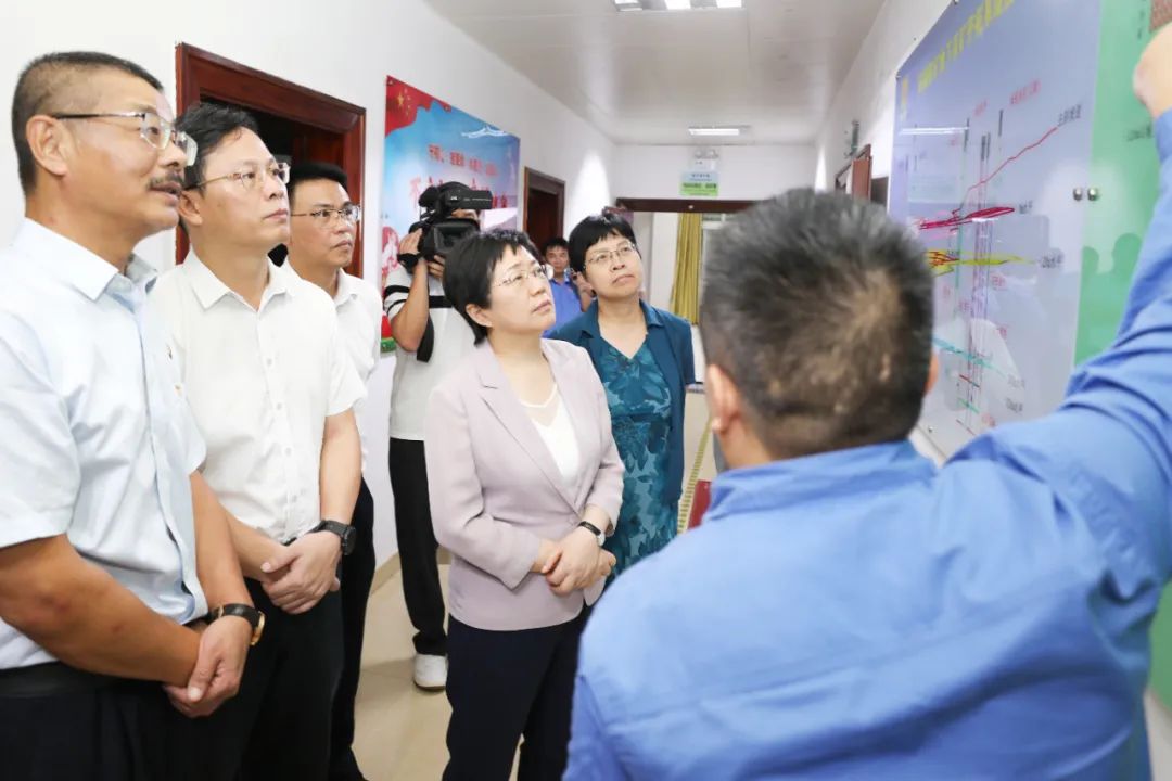 海南省委常委苗延红到918博天堂调研